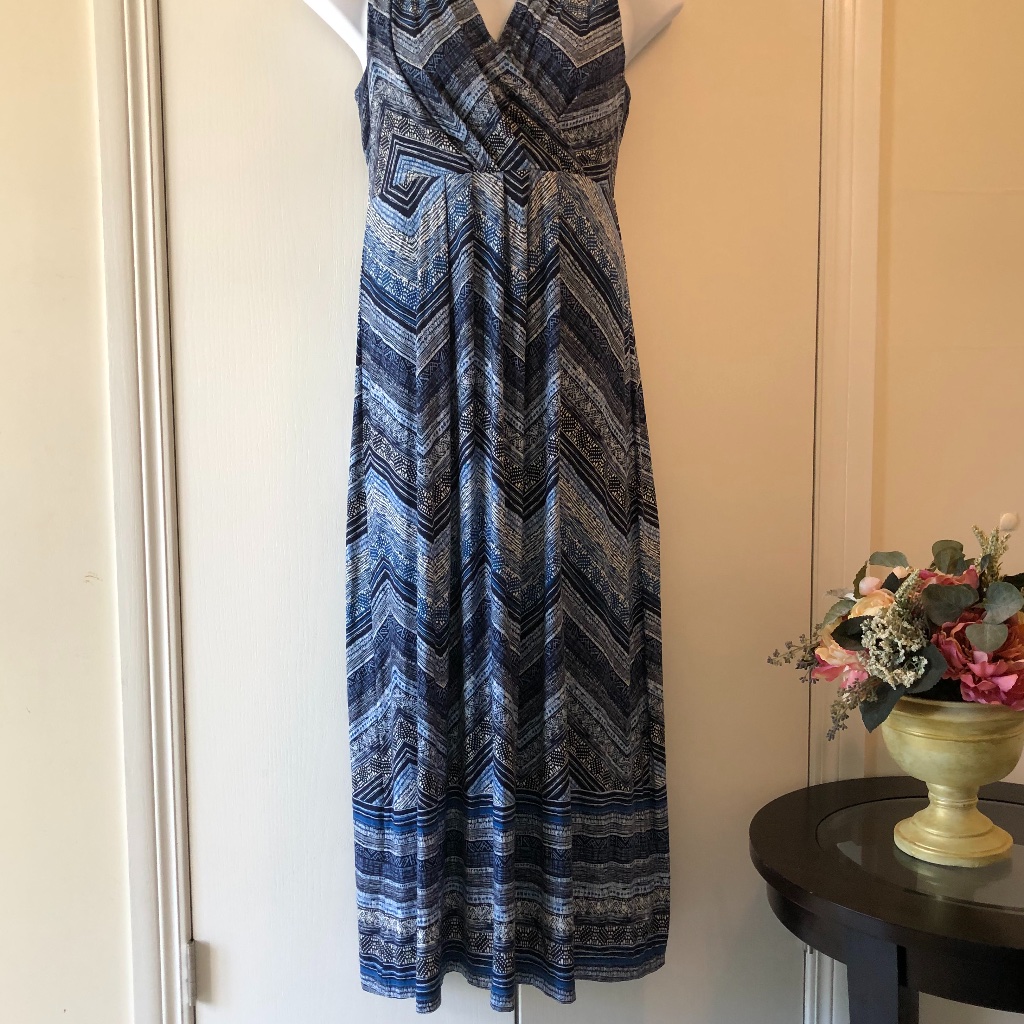 Nwt Mario Serrani Maxi Dress In Shades Of Blues And White. Size: Large